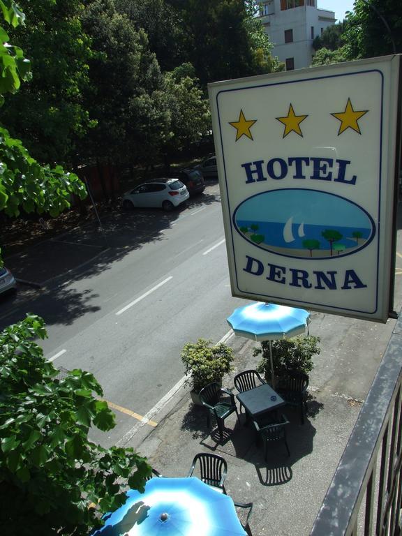 Hotel Derna Viareggio Esterno foto