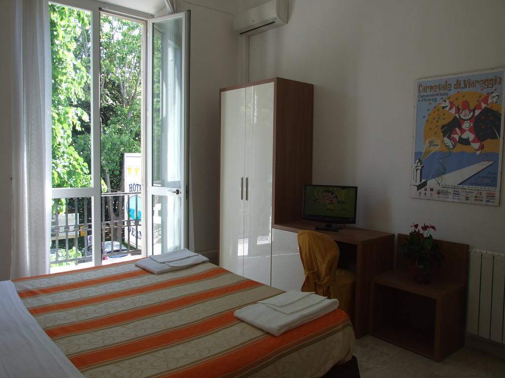 Hotel Derna Viareggio Camera foto